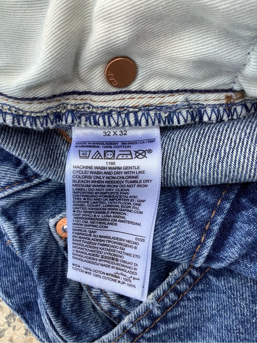 GAP 90’s Loose Button Fly jeans   32 x 32